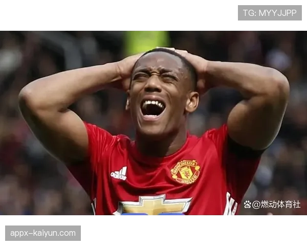 蒙特雷前锋马夏尔肩关节脱臼，或缺席3-6个月